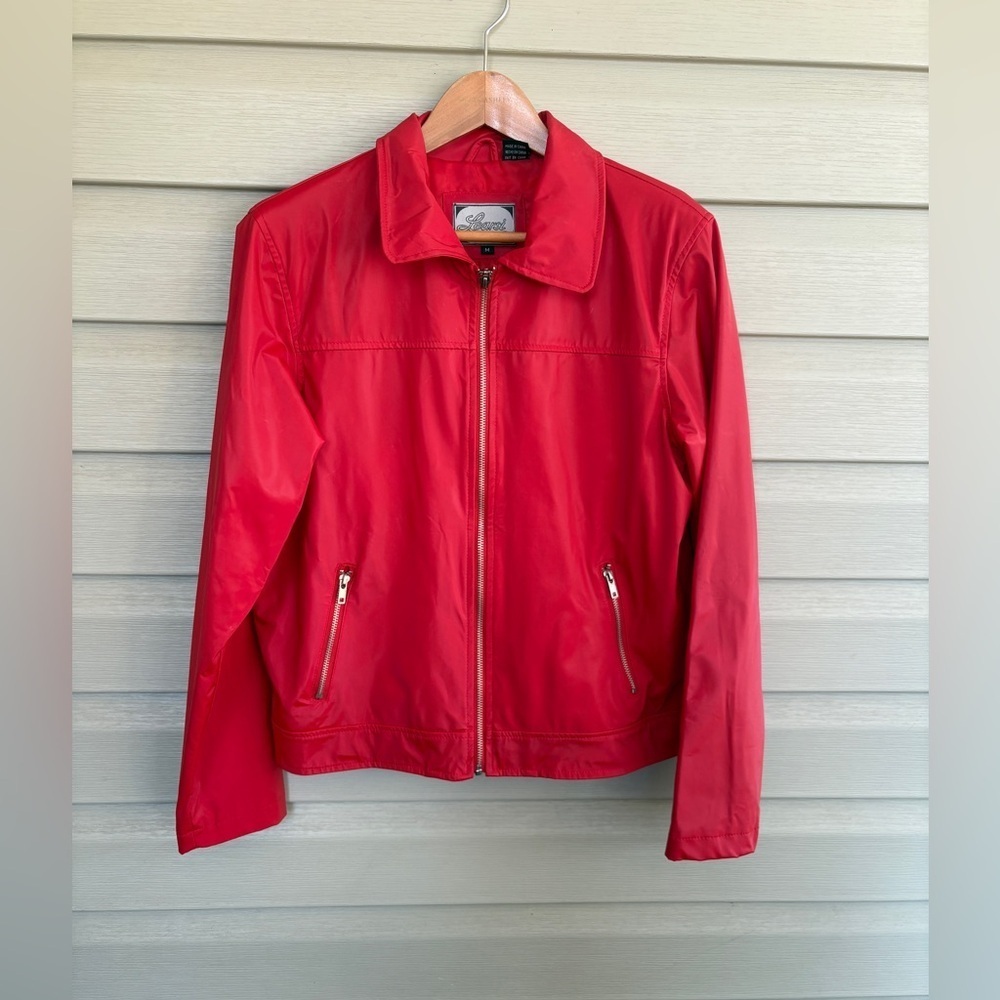 LEARSI red vintage PVC faux leather bomber jacket women’s sz M lightweight EUC